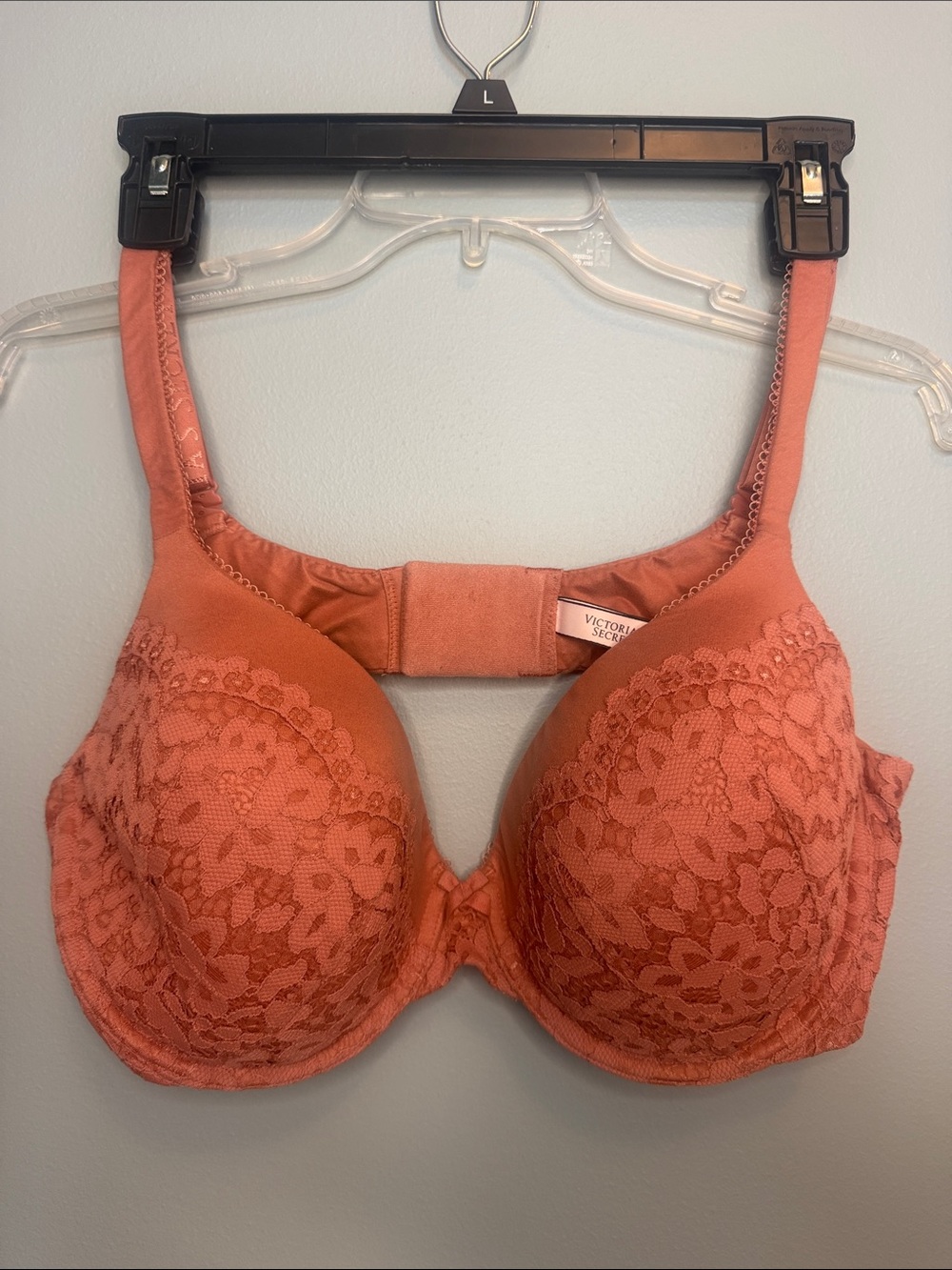 Victoria's Secret Coral Lace Plunge Underwire Bra 38D